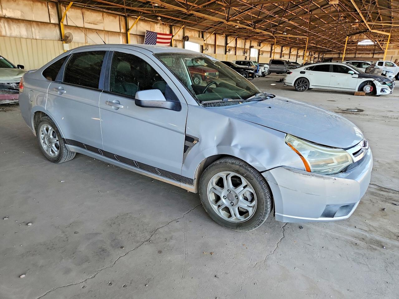 2008 Ford Focus Se Silver vin: 1FAHP35N88W172411