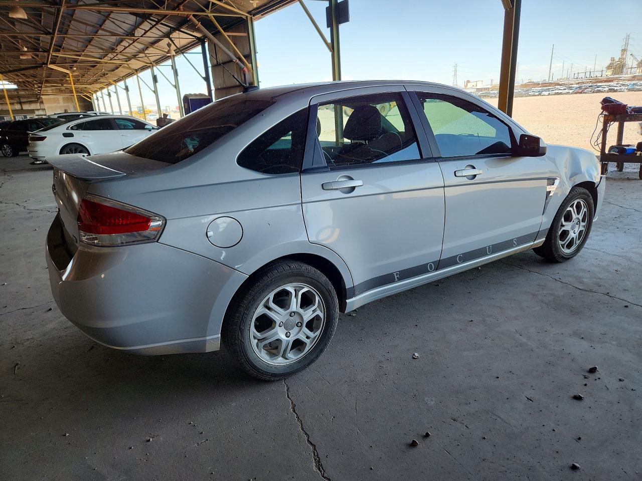 2008 Ford Focus Se Silver vin: 1FAHP35N88W172411