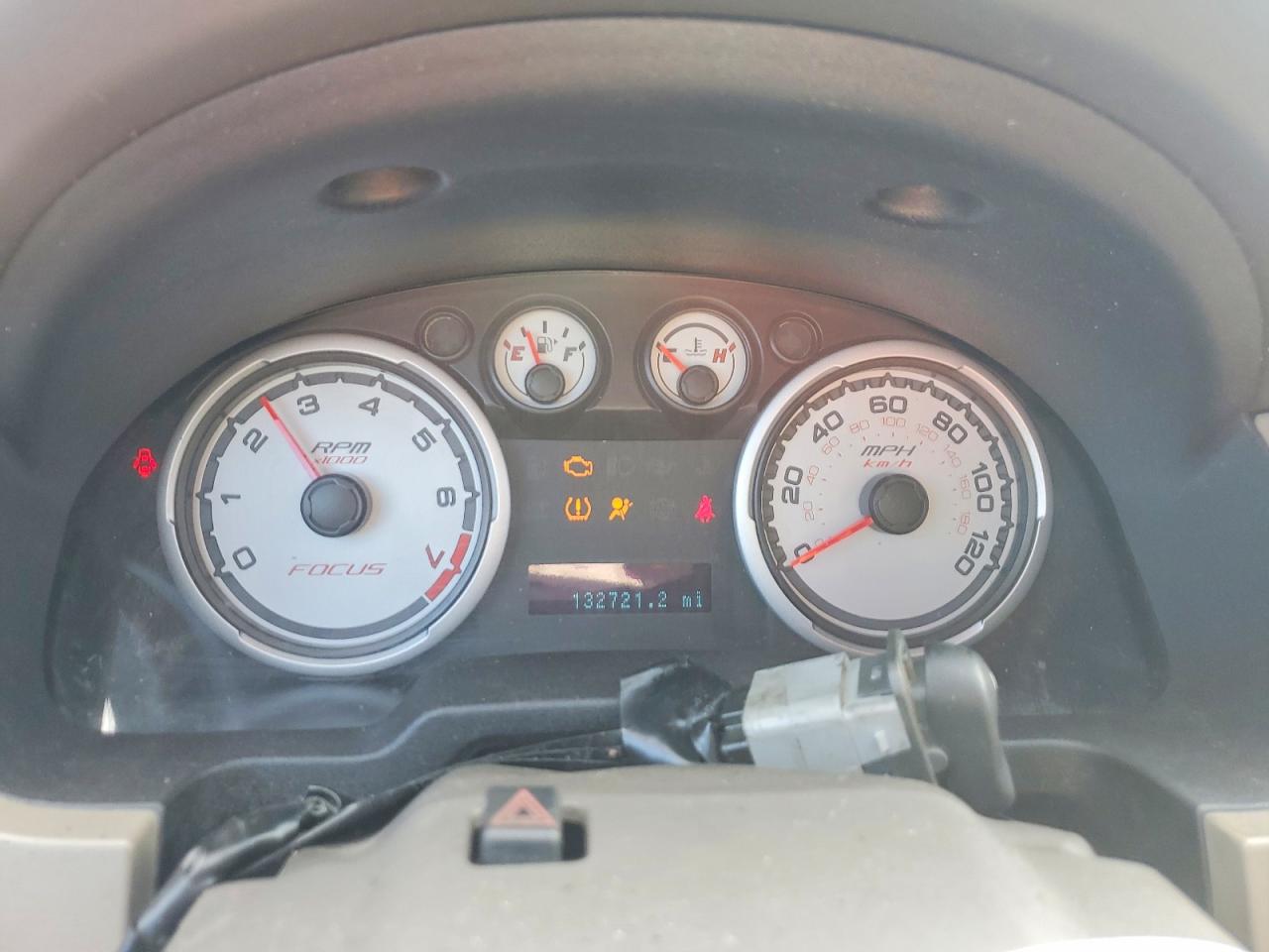2008 Ford Focus Se White vin: 1FAHP35N88W173333