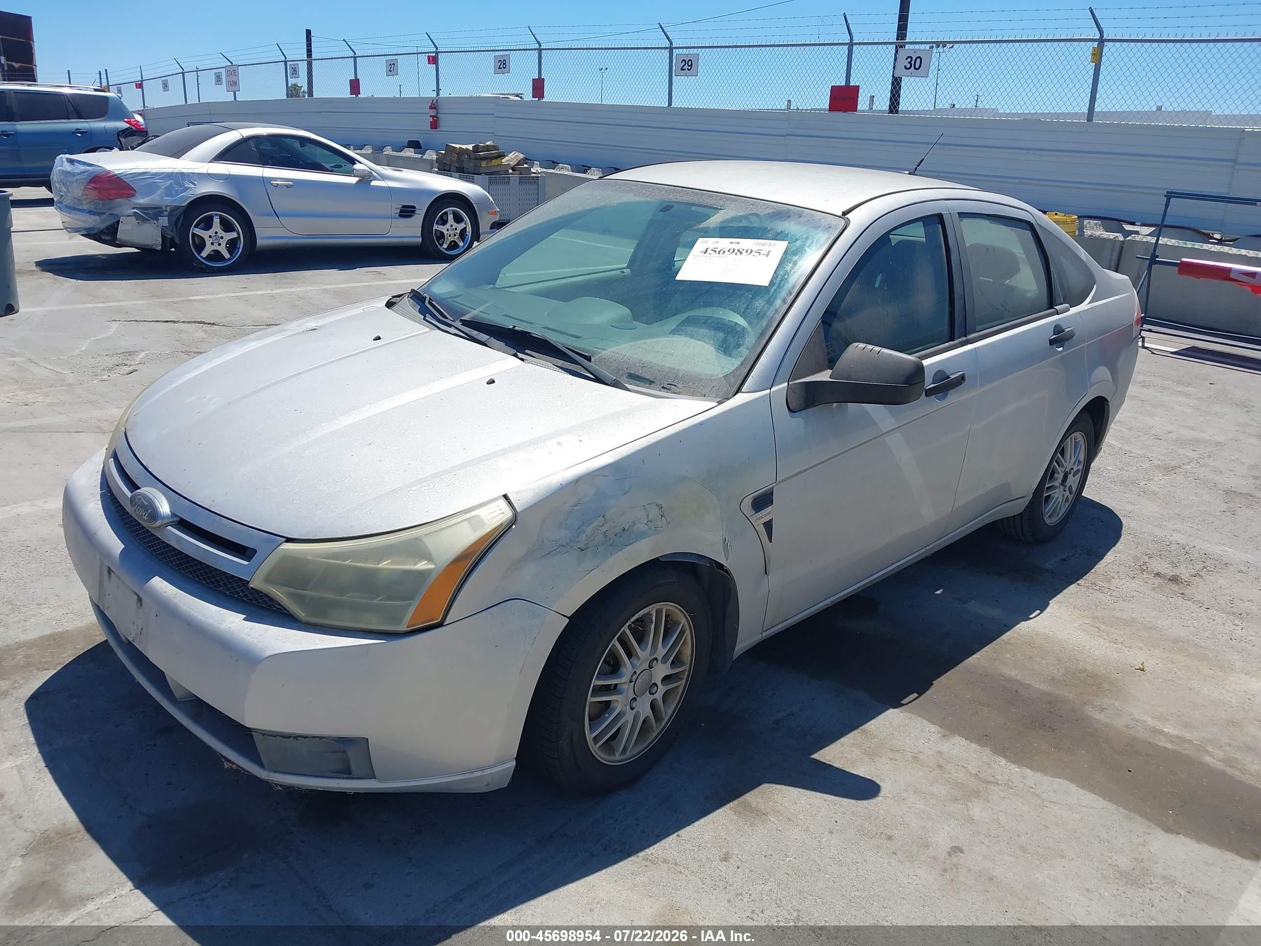 2008 Ford Focus Se/ses Серебряный vin: 1FAHP35N88W215256
