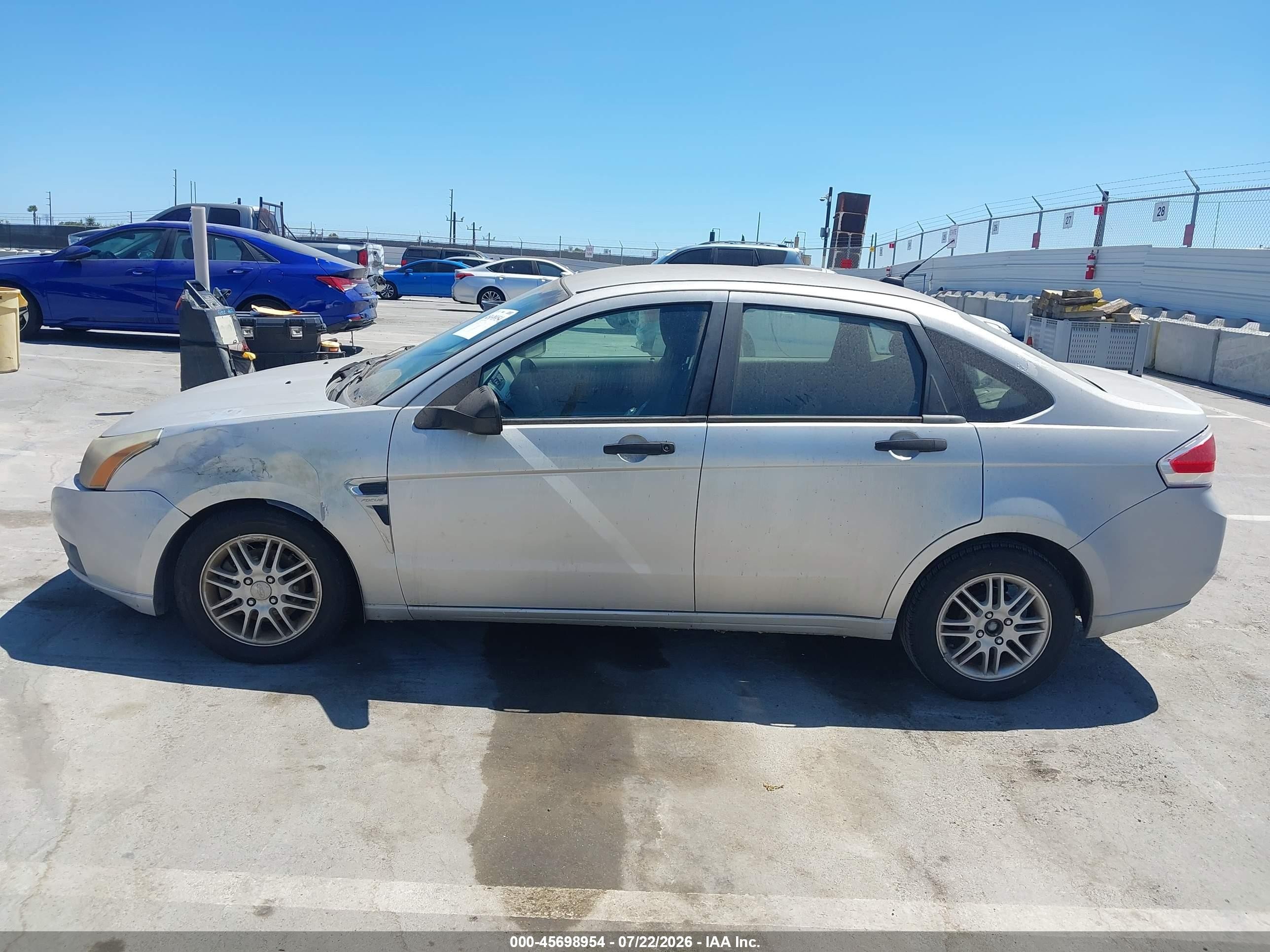 2008 Ford Focus Se/ses Серебряный vin: 1FAHP35N88W215256