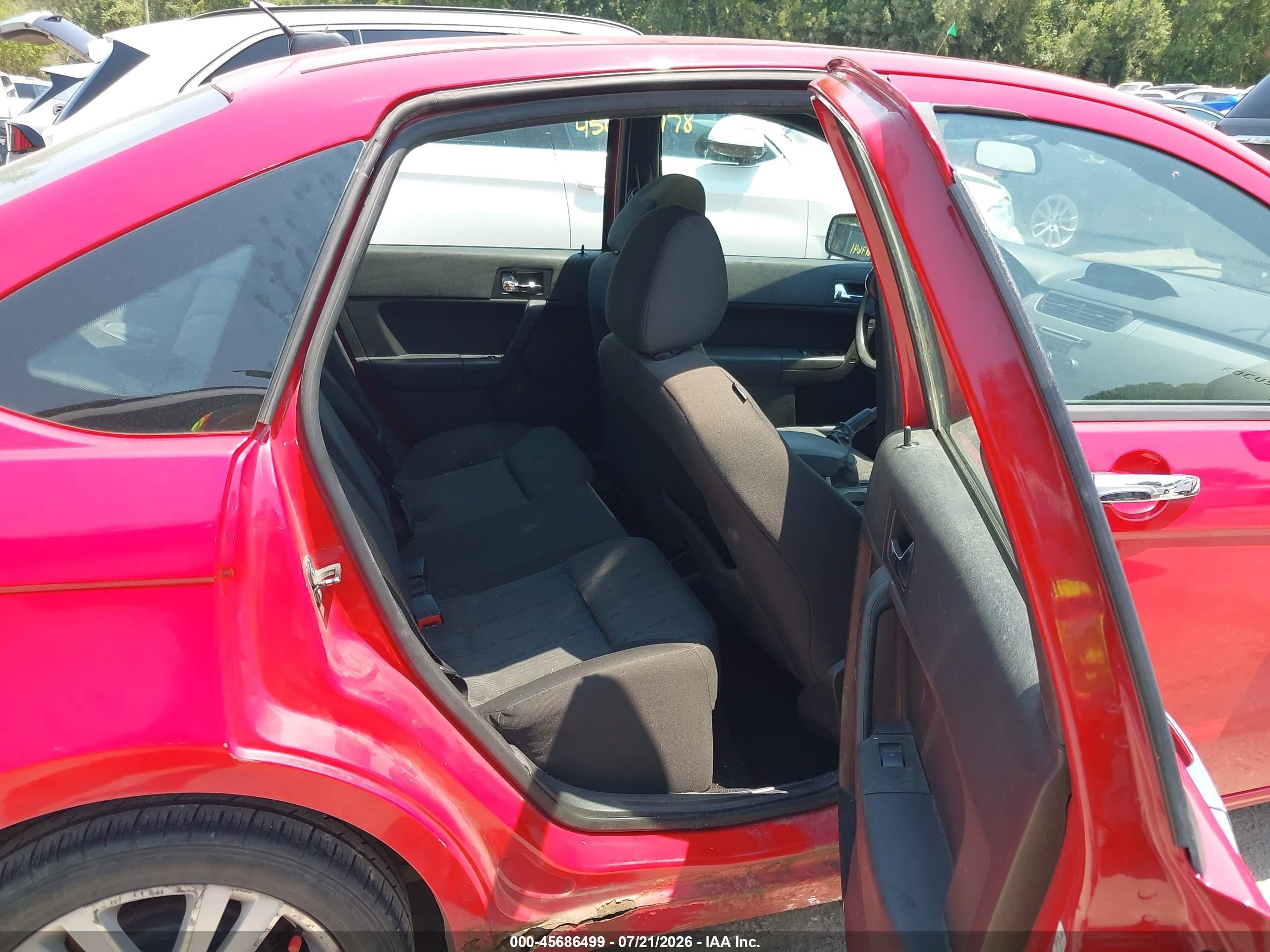 2008 Ford Focus Se/sel/ses Red vin: 1FAHP35N88W246717