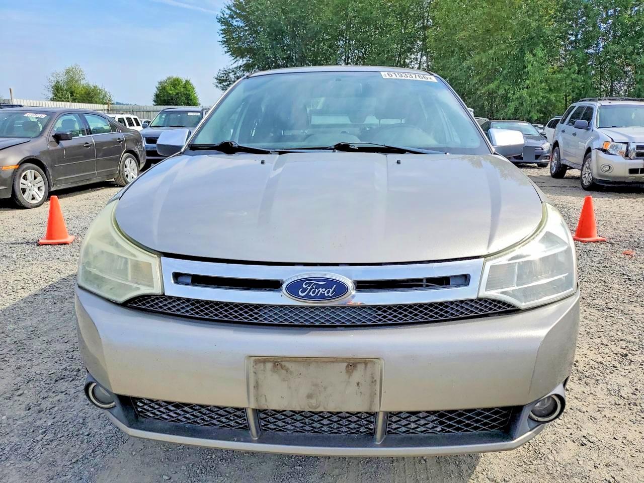 2008 Ford Focus Se Серебряный vin: 1FAHP35N88W287140