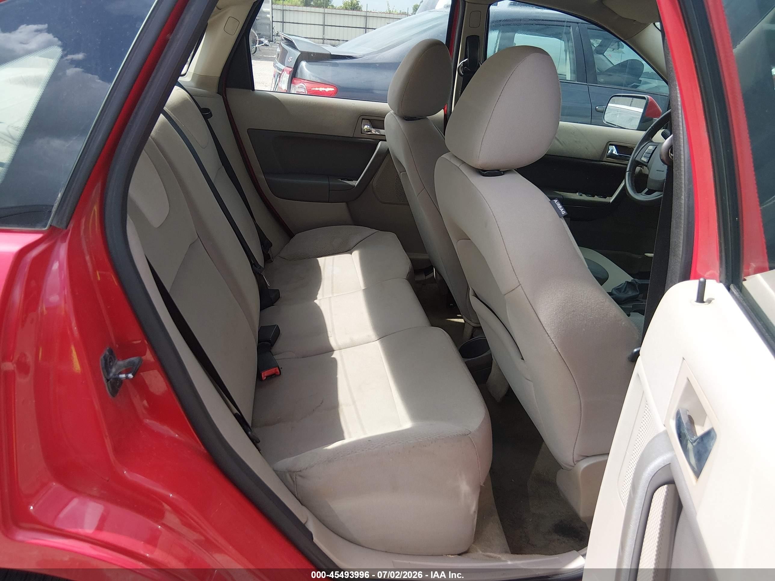2008 Ford Focus Se/ses Red vin: 1FAHP35N88W300372