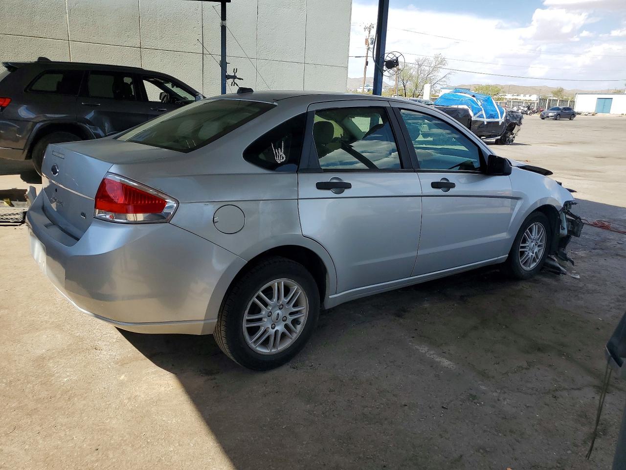 2009 Ford Focus Se Silver vin: 1FAHP35N89W233290