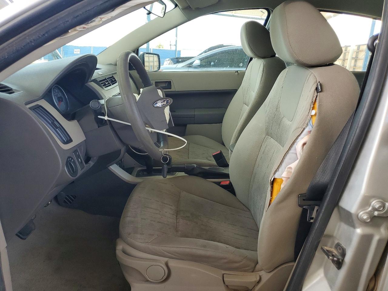 2009 Ford Focus Se Silver vin: 1FAHP35N89W233290