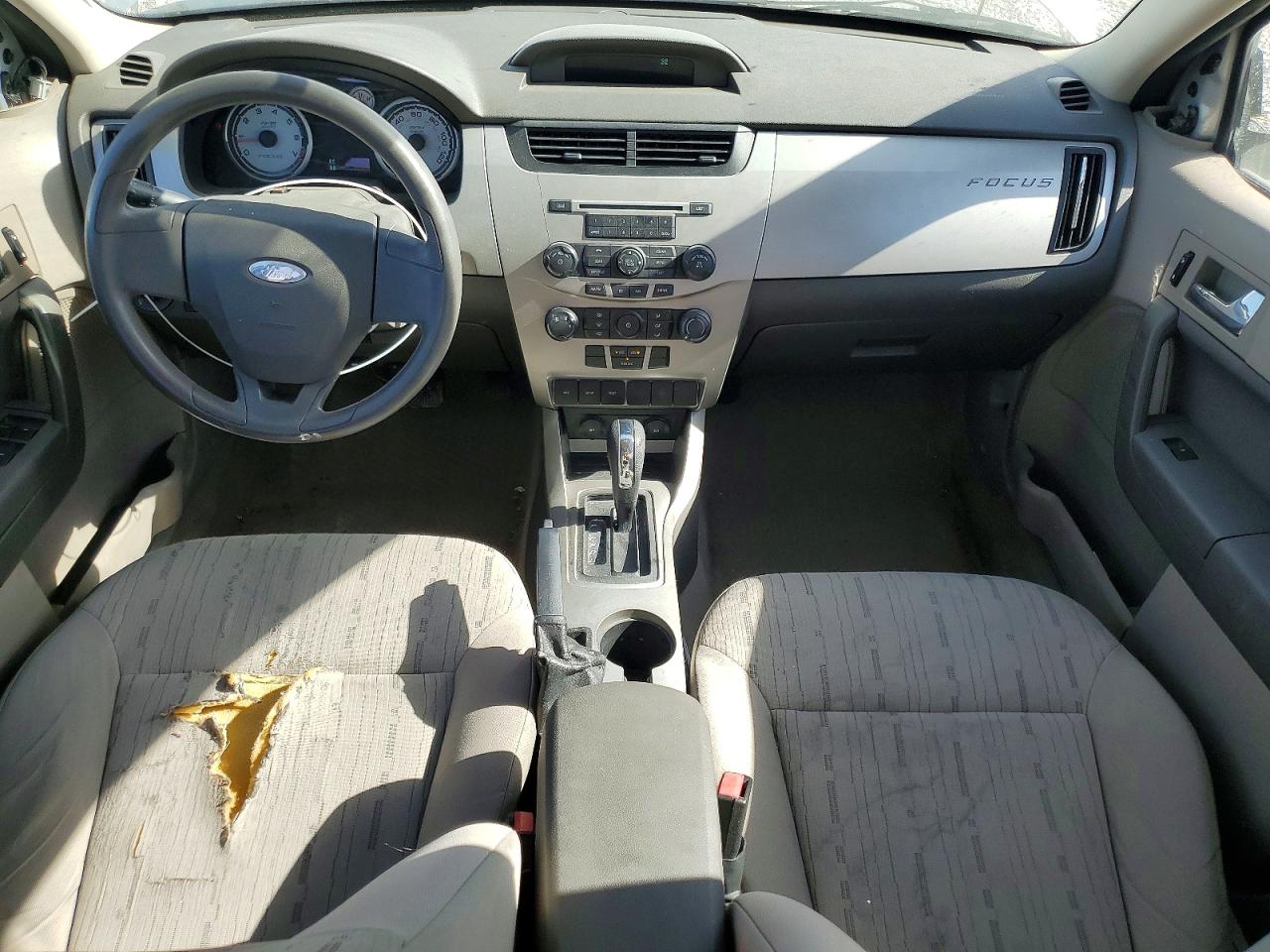 2008 Ford Focus Se Silver vin: 1FAHP35N98W103632