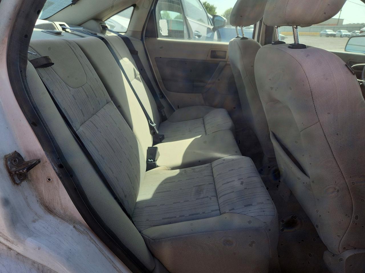 2008 Ford Focus Se Белый vin: 1FAHP35N98W108118