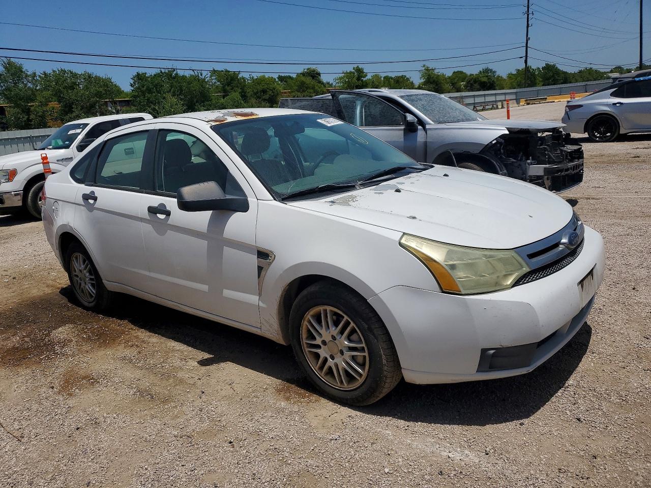 2008 Ford Focus Se Белый vin: 1FAHP35N98W108118