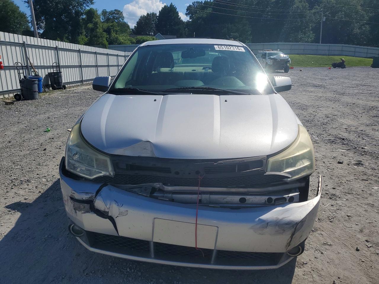 2008 Ford Focus Se Silver vin: 1FAHP35N98W171610