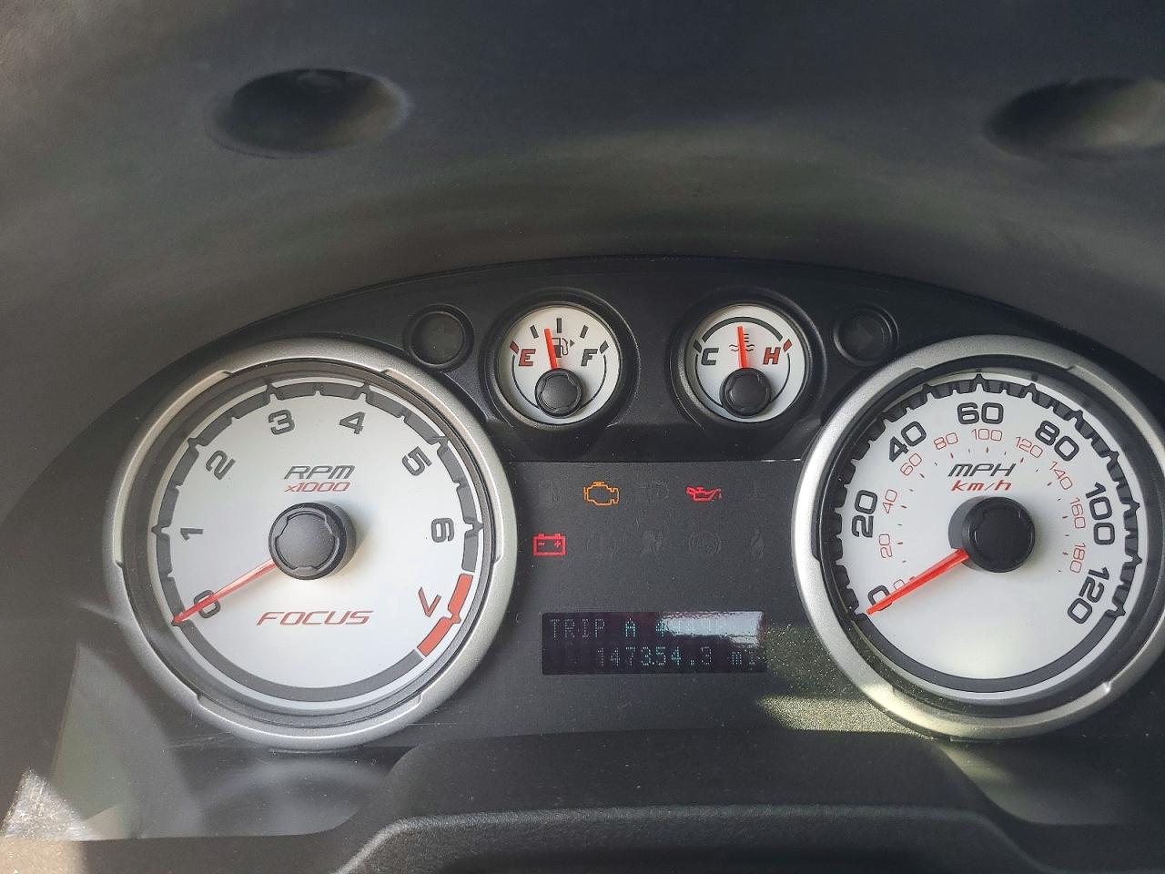 2008 Ford Focus Se Silver vin: 1FAHP35N98W171610