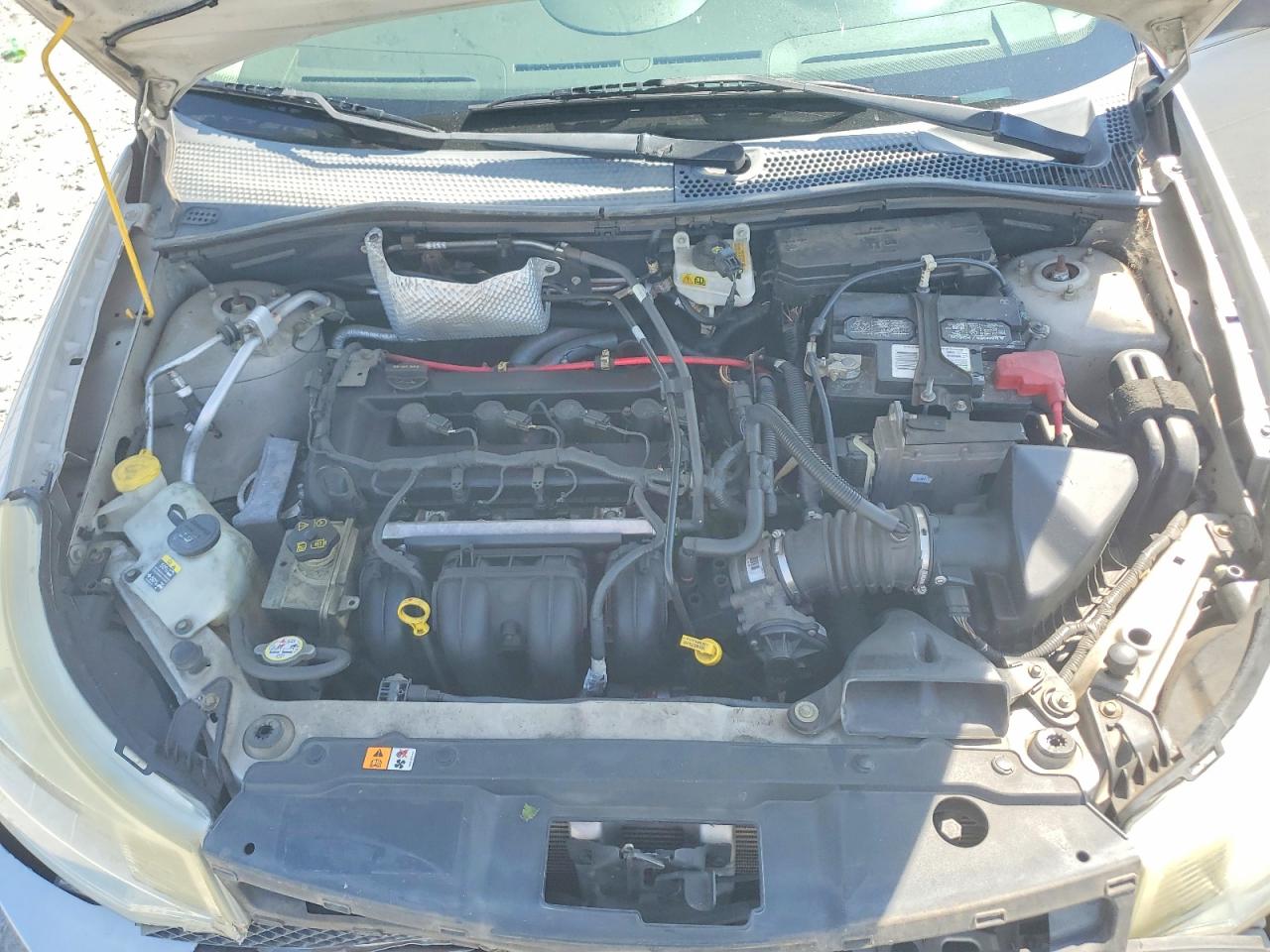 2008 Ford Focus Se Silver vin: 1FAHP35N98W171610
