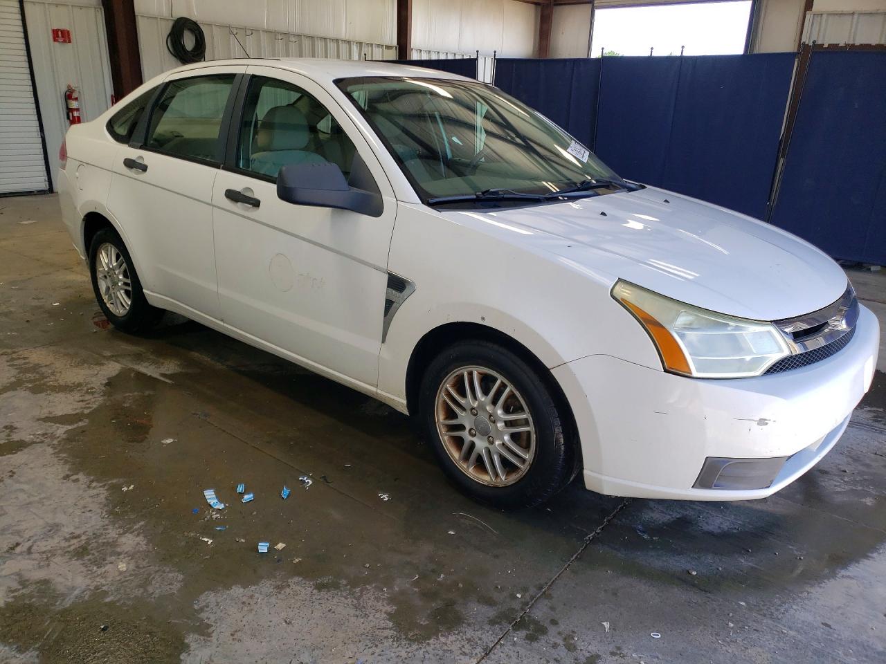 2008 Ford Focus Se White vin: 1FAHP35N98W182641