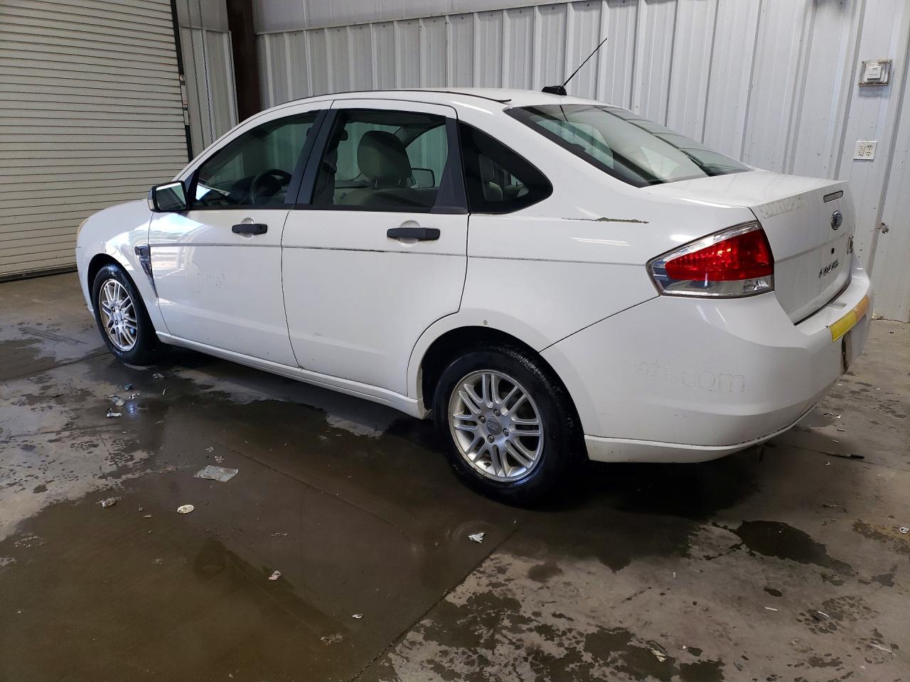 2008 Ford Focus Se White vin: 1FAHP35N98W182641