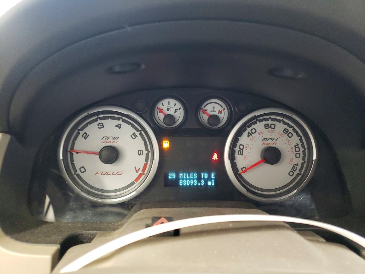 2008 Ford Focus Se White vin: 1FAHP35N98W182641