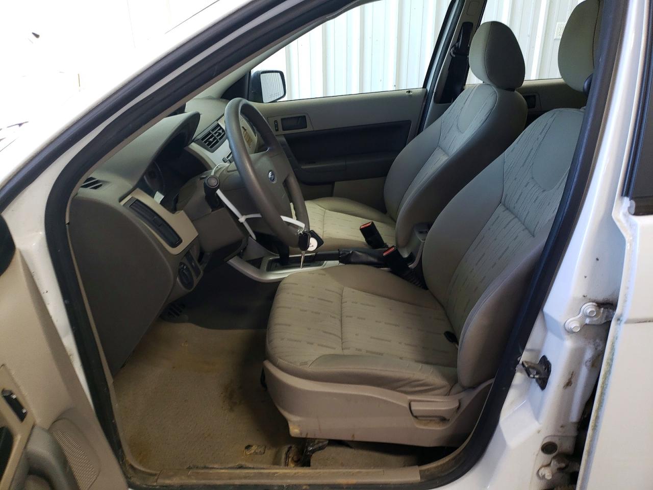 2008 Ford Focus Se White vin: 1FAHP35N98W182641