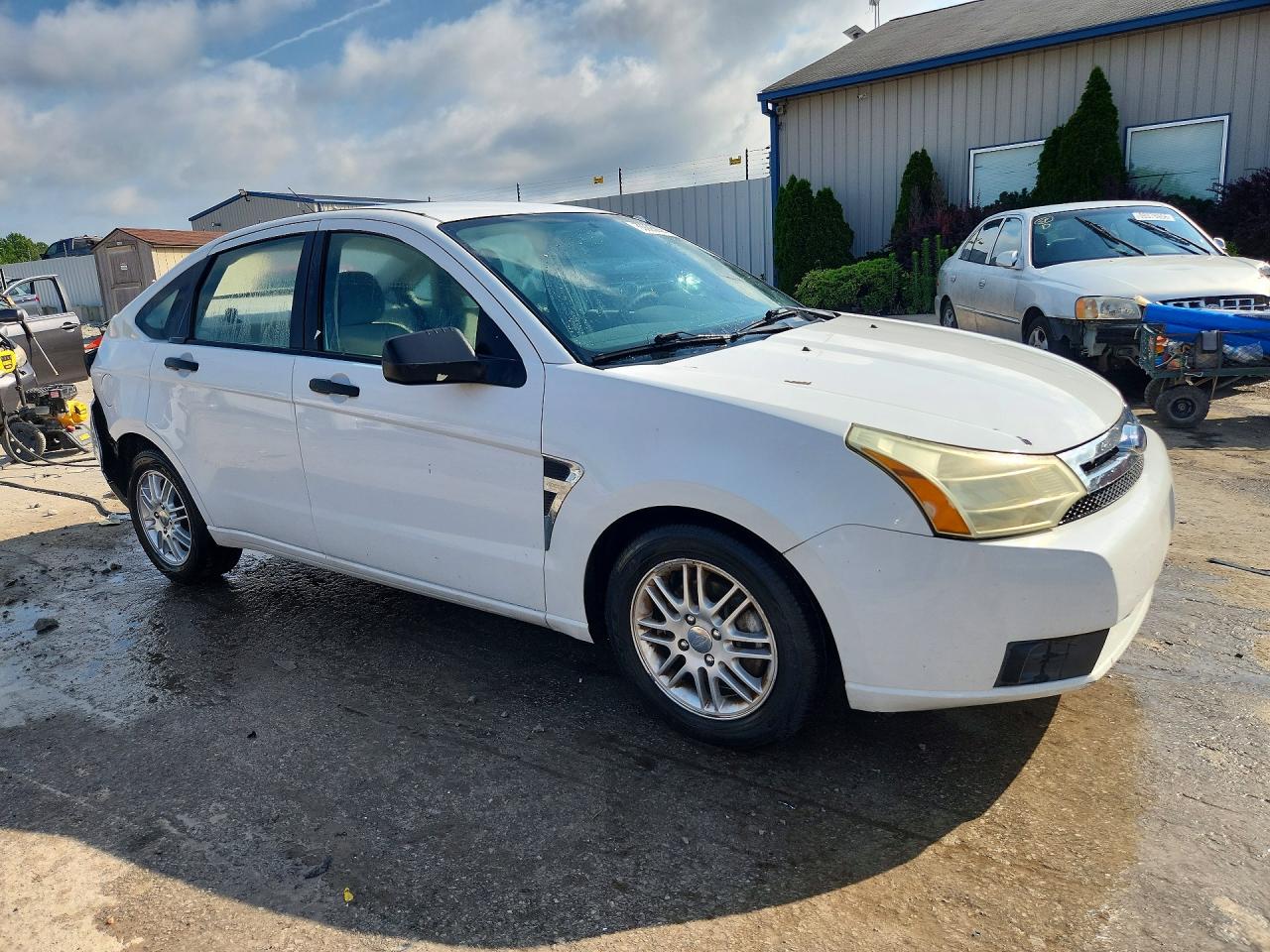 2008 Ford Focus Se Белый vin: 1FAHP35N98W183675