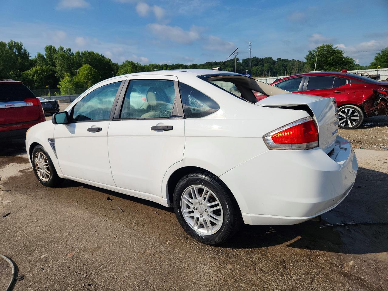 2008 Ford Focus Se Белый vin: 1FAHP35N98W183675