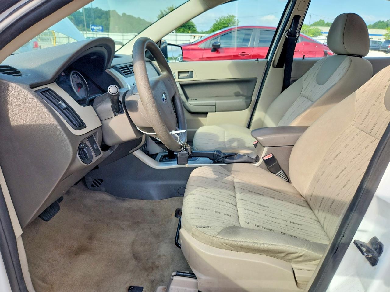2008 Ford Focus Se Белый vin: 1FAHP35N98W183675
