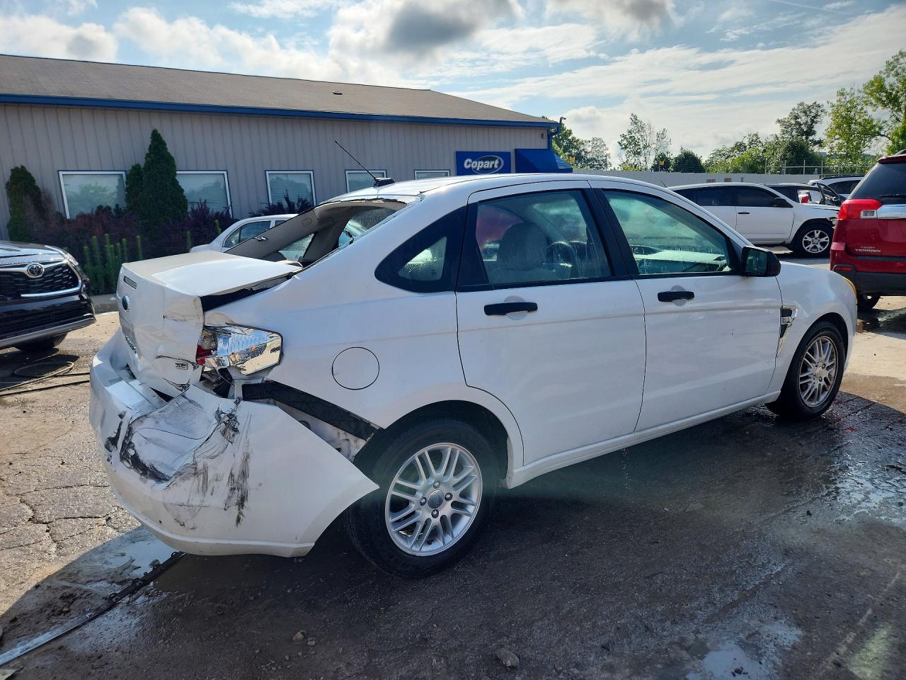 2008 Ford Focus Se Белый vin: 1FAHP35N98W183675
