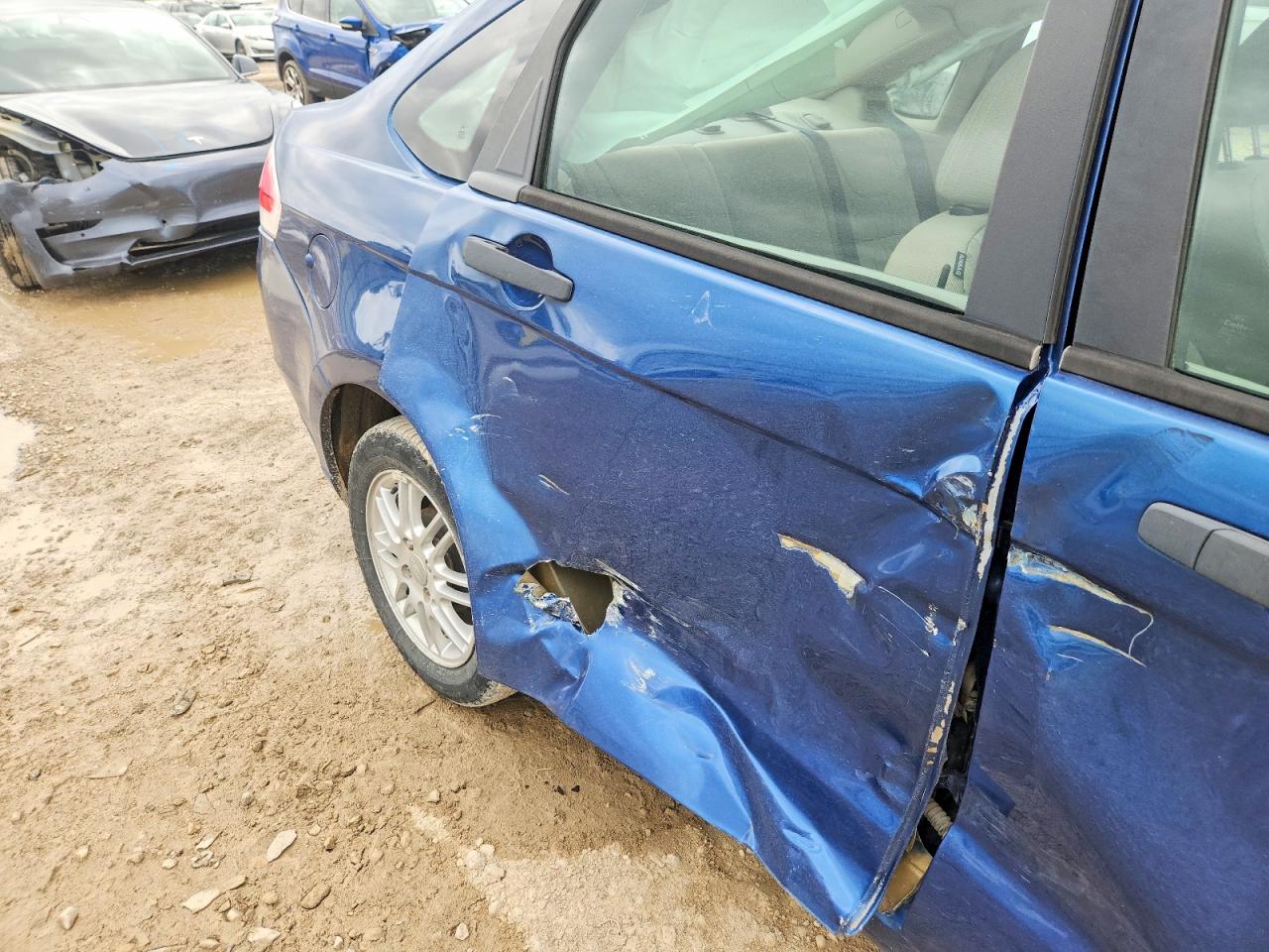 2008 Ford Focus Se Blue vin: 1FAHP35N98W183739