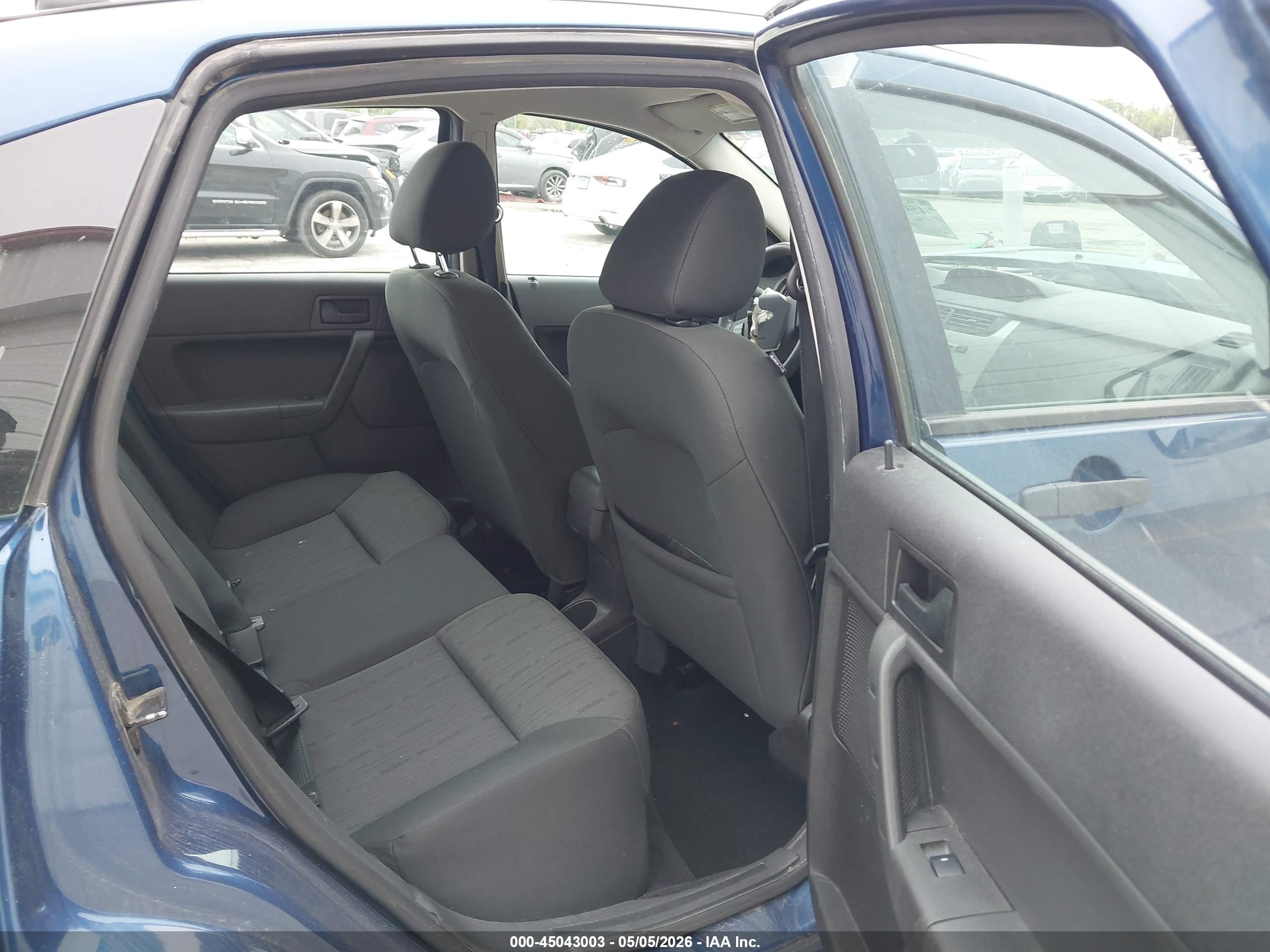 2008 Ford Focus Se/ses Blue vin: 1FAHP35N98W227335