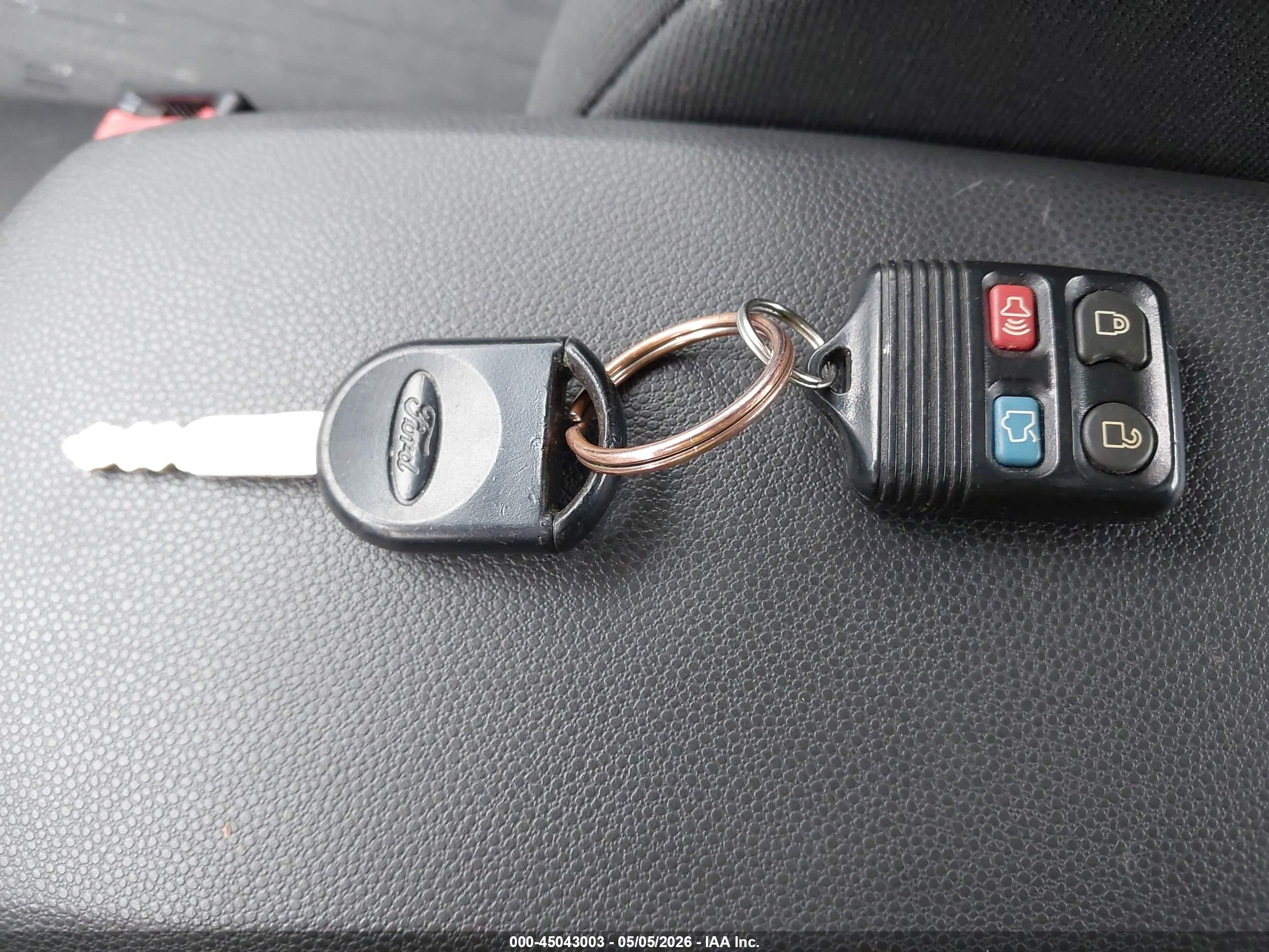 2008 Ford Focus Se/ses Blue vin: 1FAHP35N98W227335
