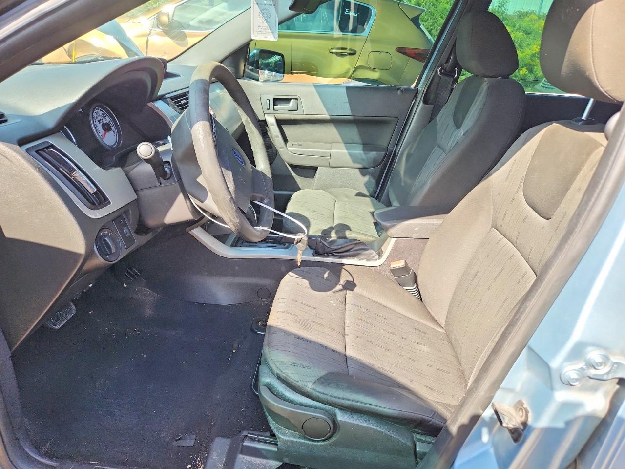 2008 Ford Focus Se Blue vin: 1FAHP35N98W245205