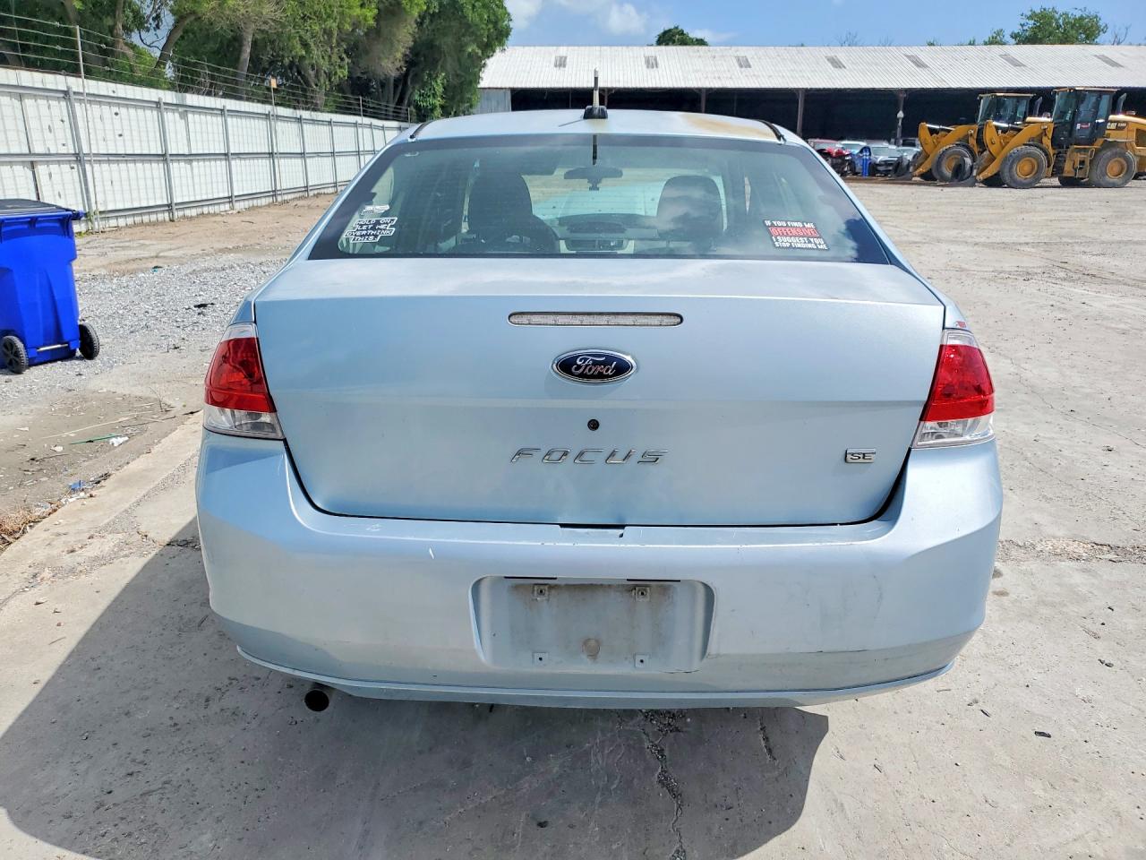 2008 Ford Focus Se Blue vin: 1FAHP35N98W270251