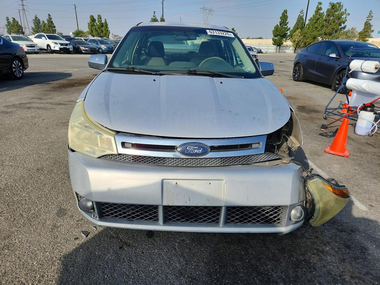 2008 Ford Focus Se Silver vin: 1FAHP35N98W285641