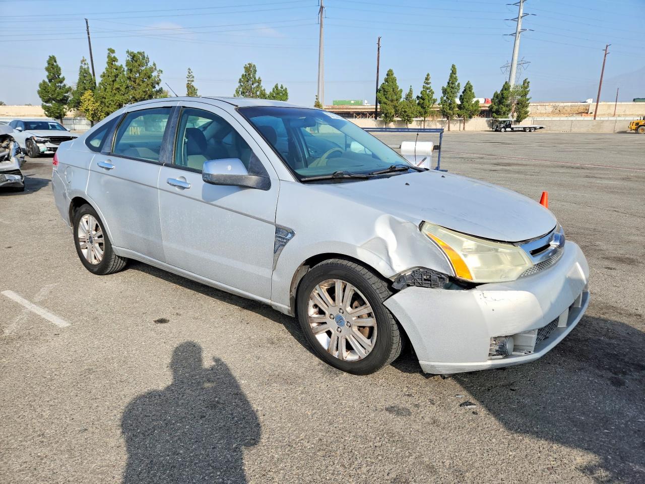 2008 Ford Focus Se Silver vin: 1FAHP35N98W285641