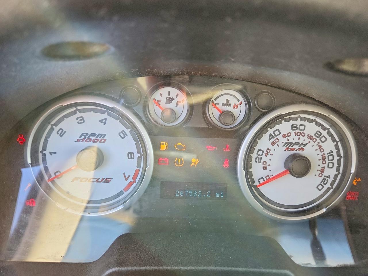 2008 Ford Focus Se Silver vin: 1FAHP35N98W285641