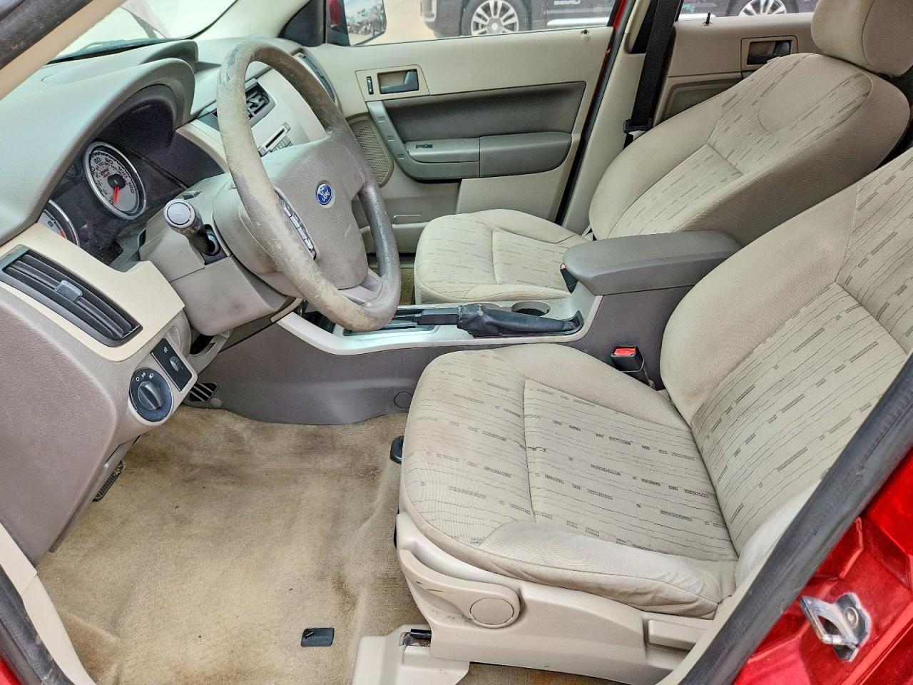 2009 Ford Focus Se Красный vin: 1FAHP35N99W101459
