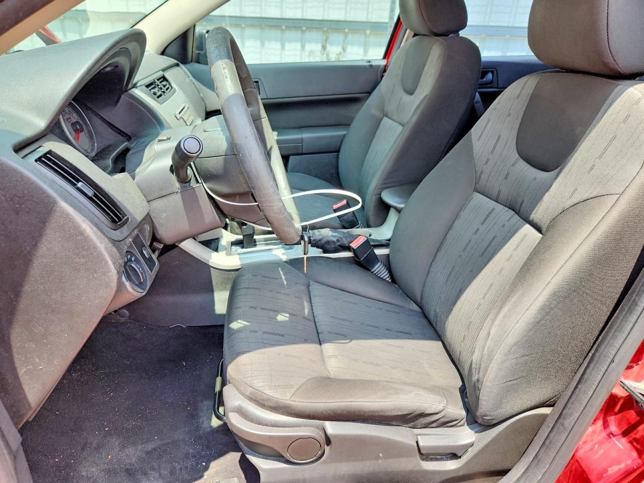 2009 Ford Focus Se Red vin: 1FAHP35N99W109187