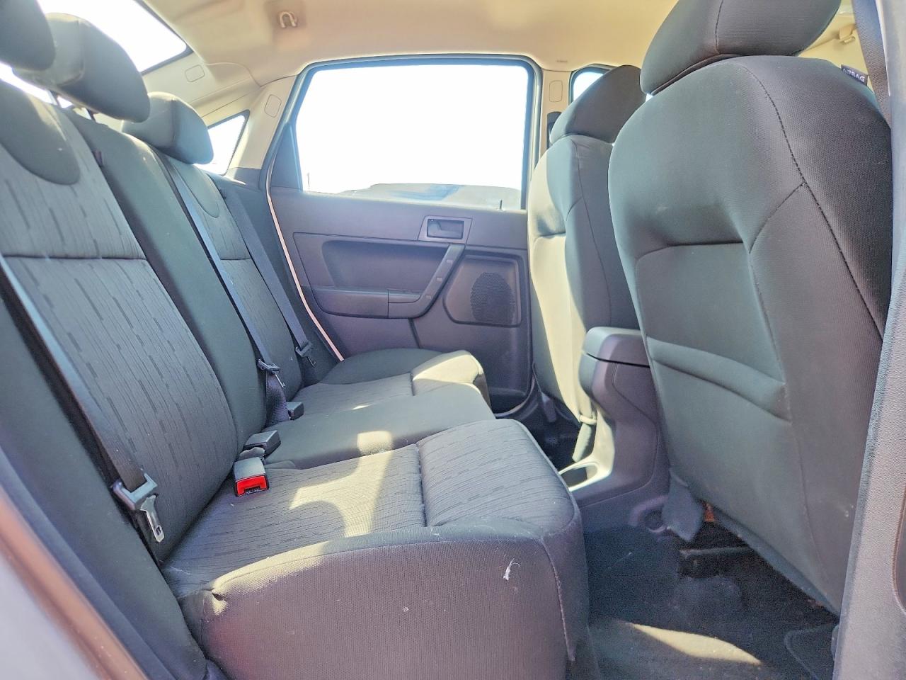 2009 Ford Focus Se Серебряный vin: 1FAHP35N99W152864