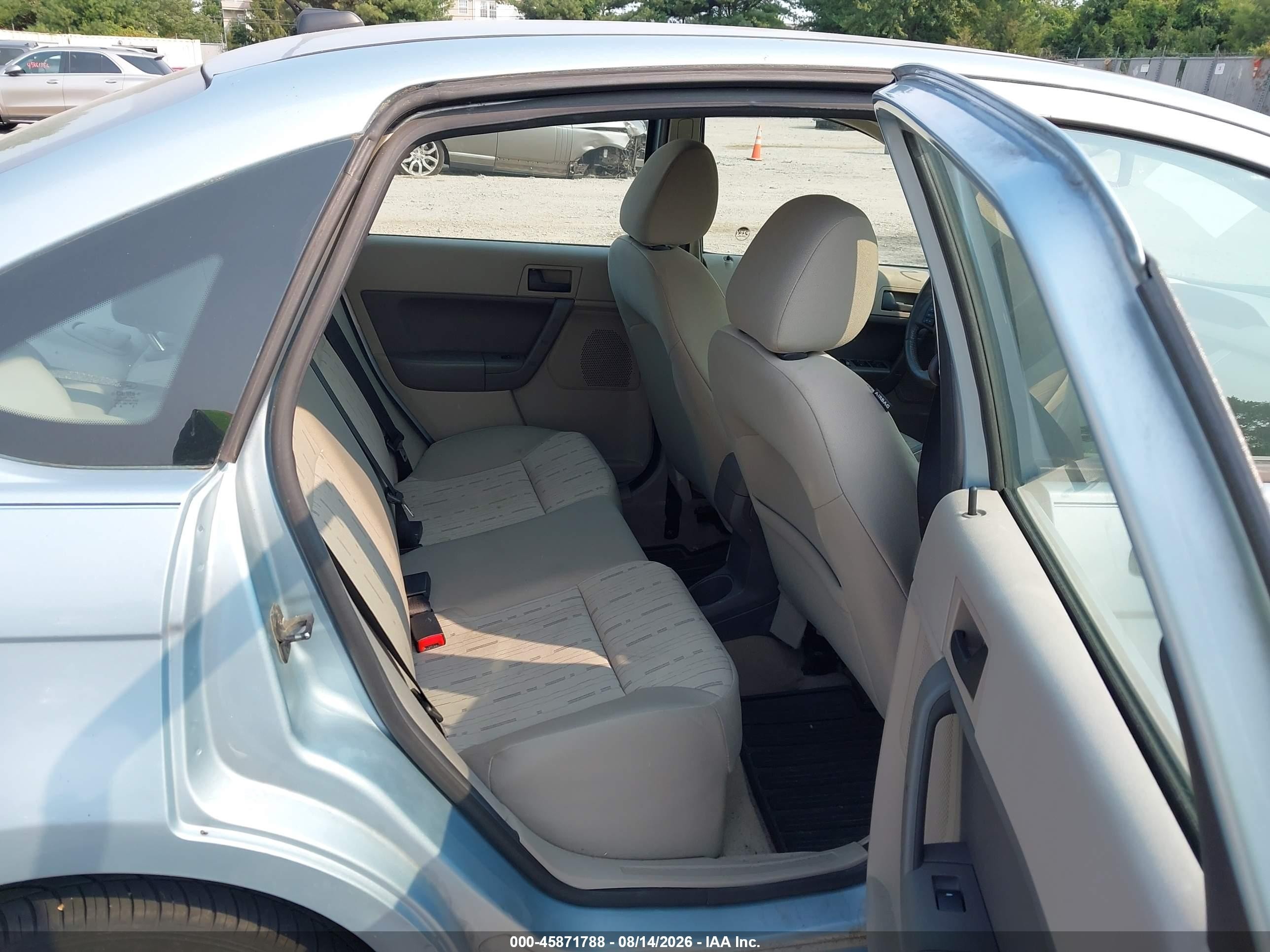 2009 Ford Focus Se Light Blue vin: 1FAHP35N99W213128