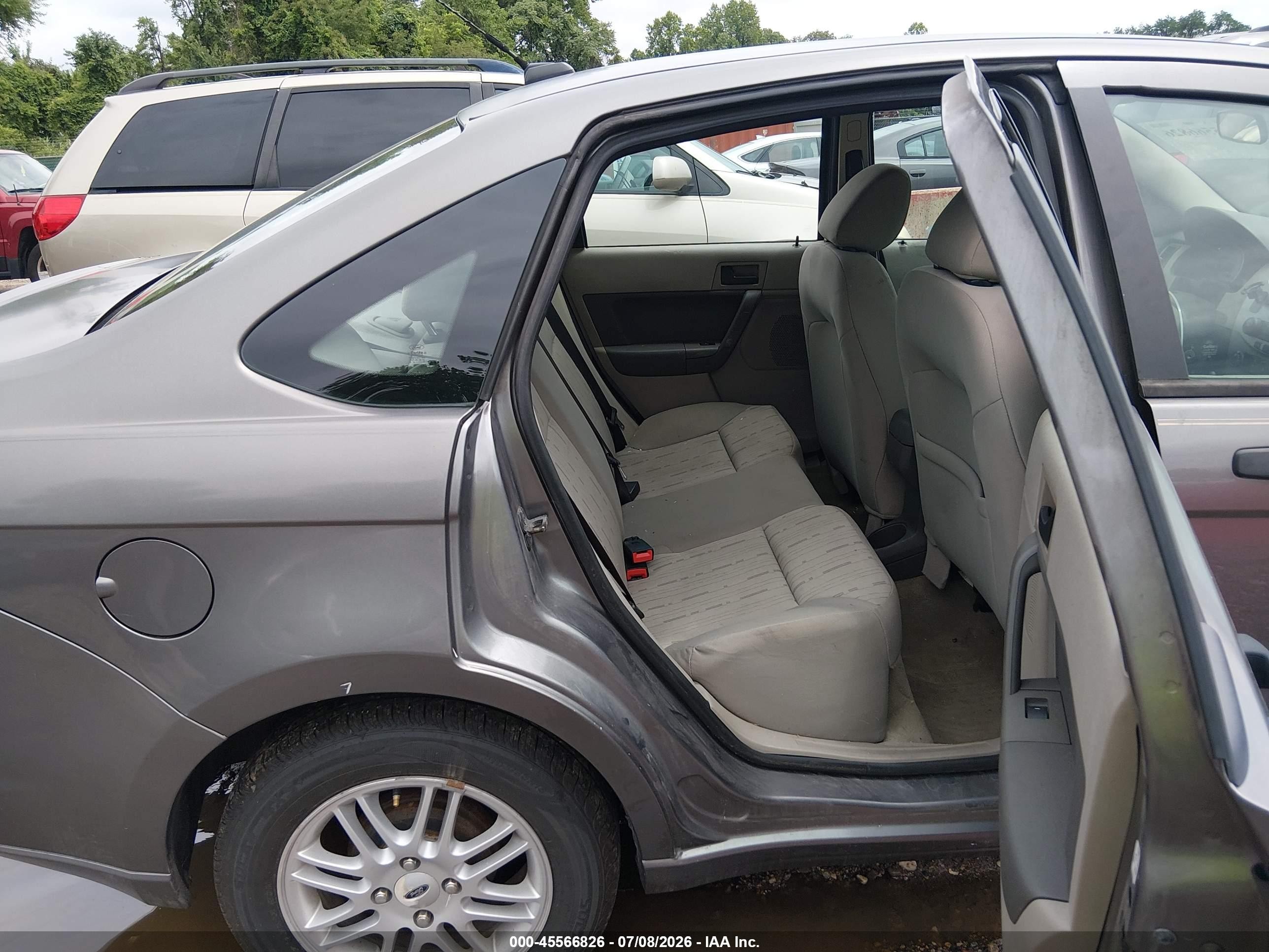 2009 Ford Focus Se Gray vin: 1FAHP35N99W222167