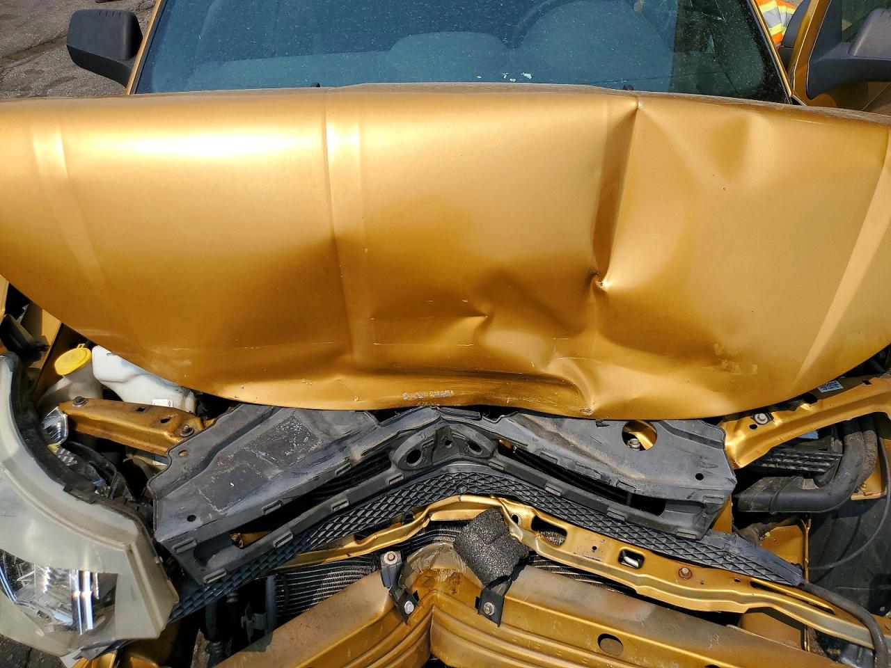 2009 Ford Focus Se Gold vin: 1FAHP35N99W231824