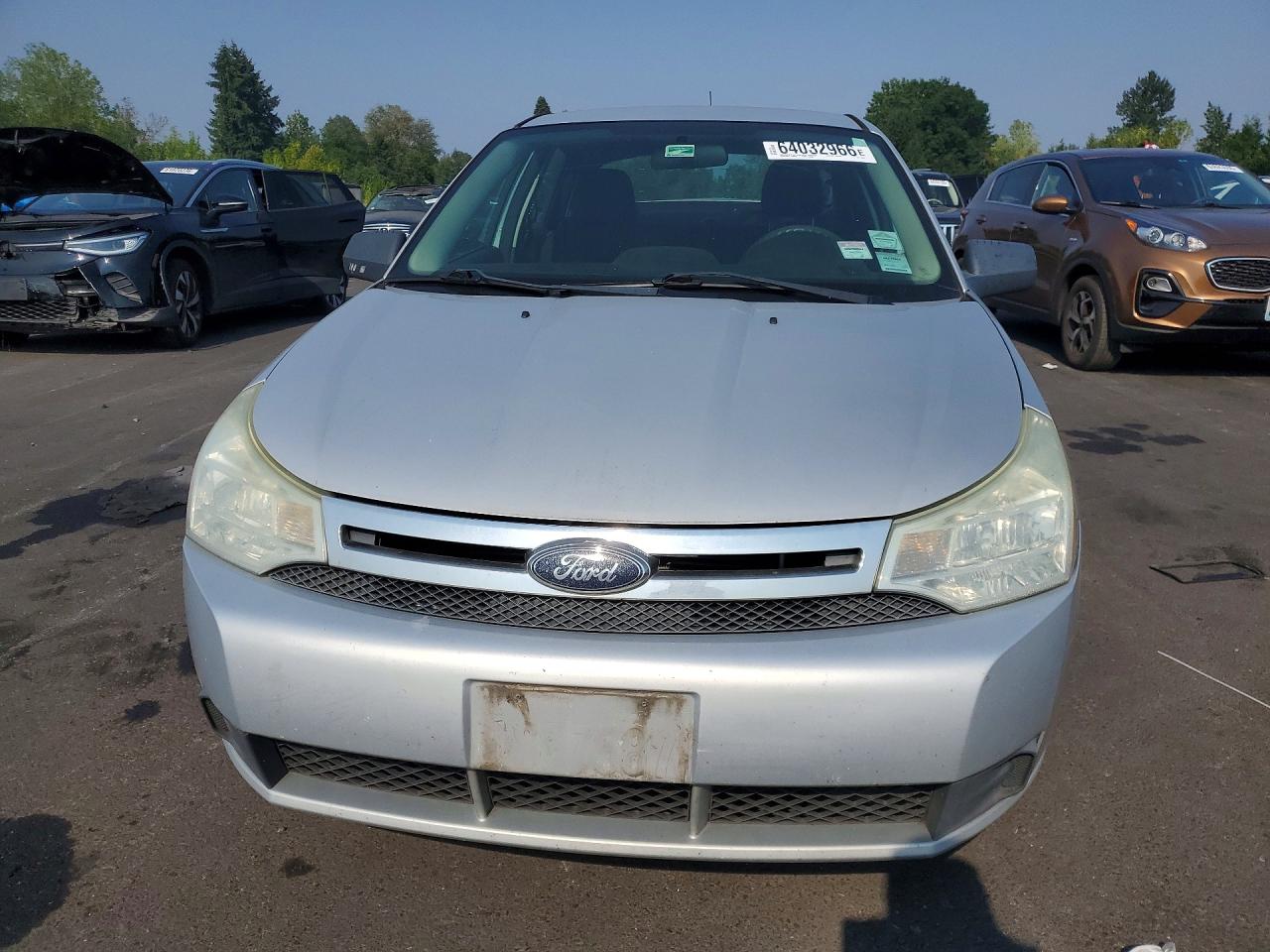 2008 Ford Focus Se Silver vin: 1FAHP35NX8W126594