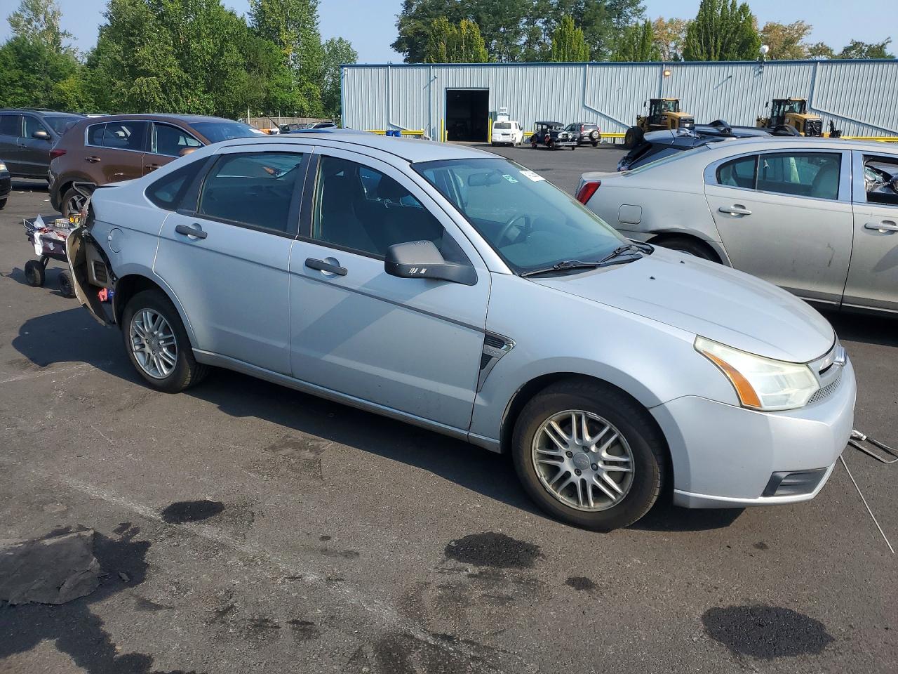 2008 Ford Focus Se Silver vin: 1FAHP35NX8W126594