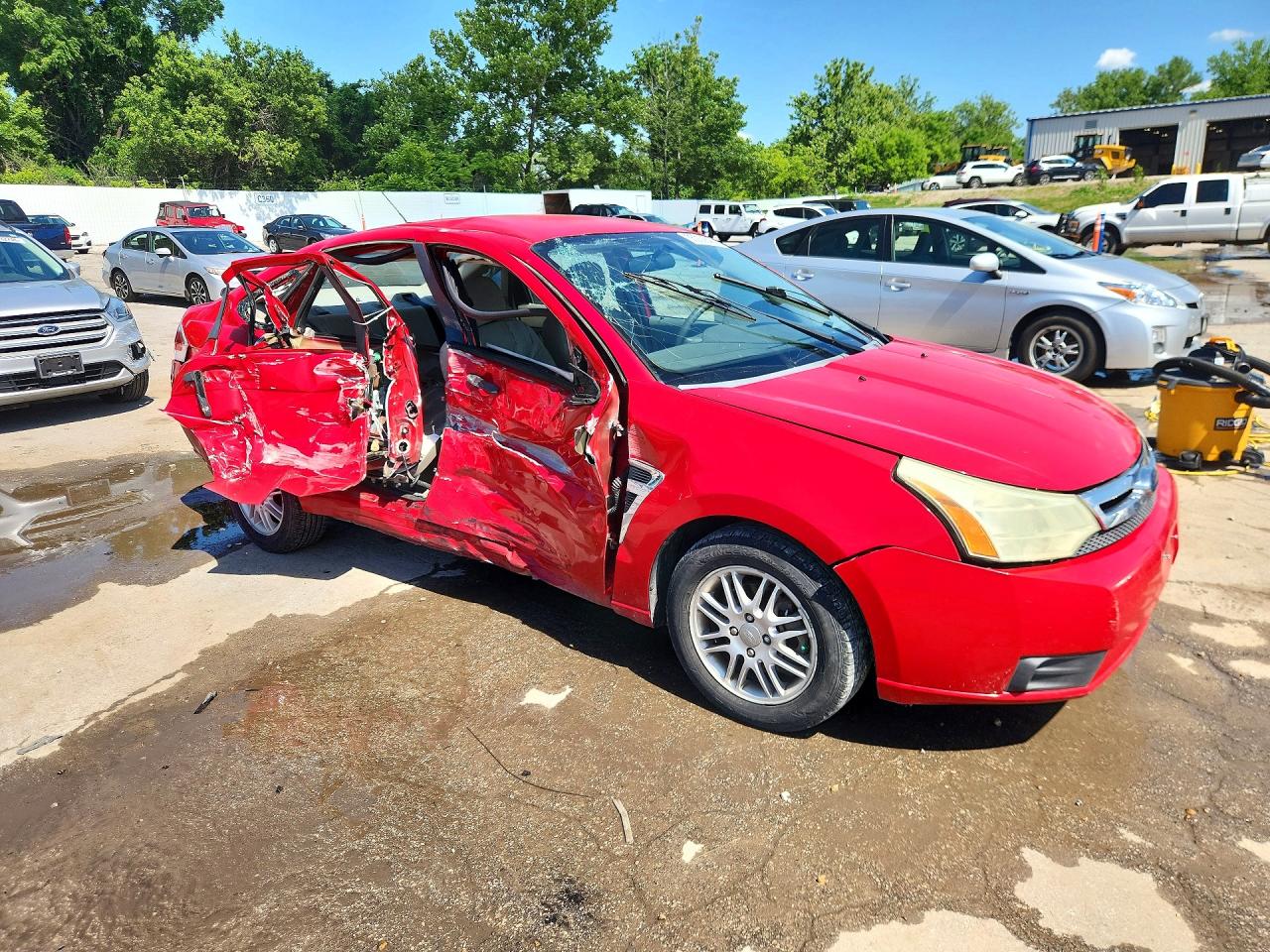 2008 Ford Focus Se Red vin: 1FAHP35NX8W192675