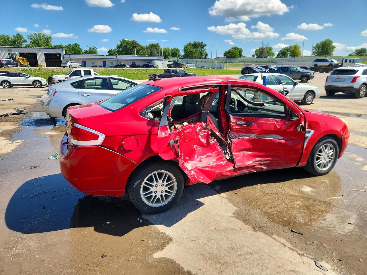 2008 Ford Focus Se Red vin: 1FAHP35NX8W192675