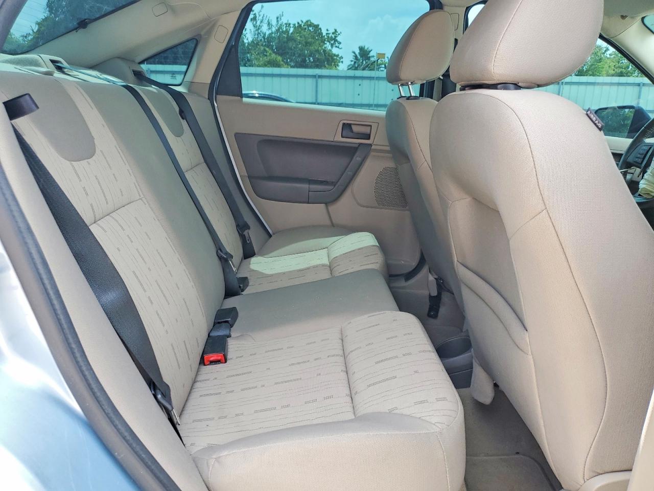 2008 Ford Focus Se Blue vin: 1FAHP35NX8W234259