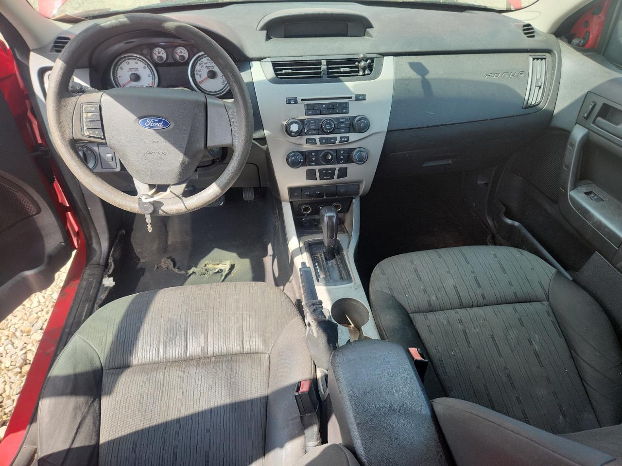 2008 Ford Focus Se Red vin: 1FAHP35NX8W245259