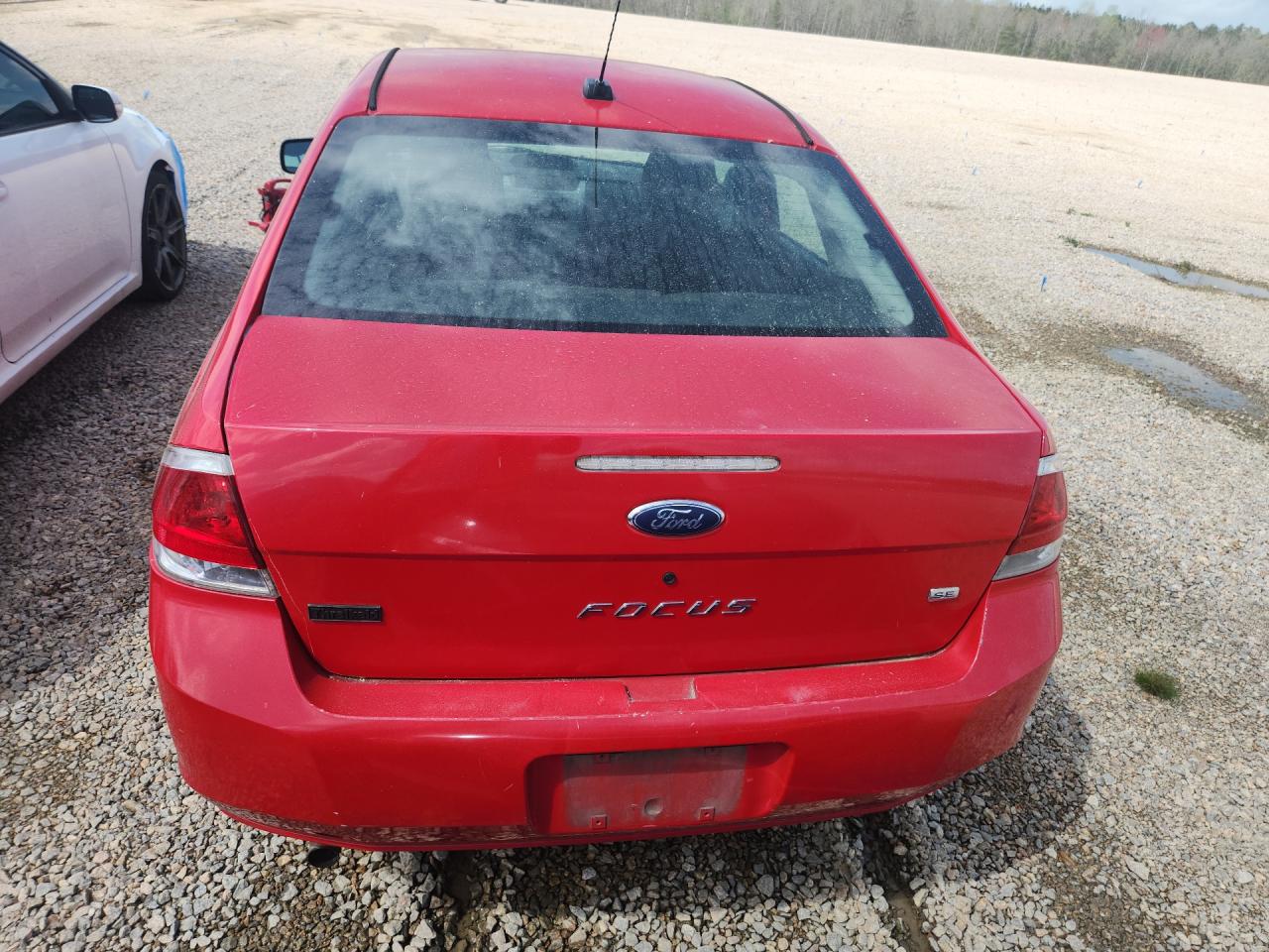 2008 Ford Focus Se Red vin: 1FAHP35NX8W245259
