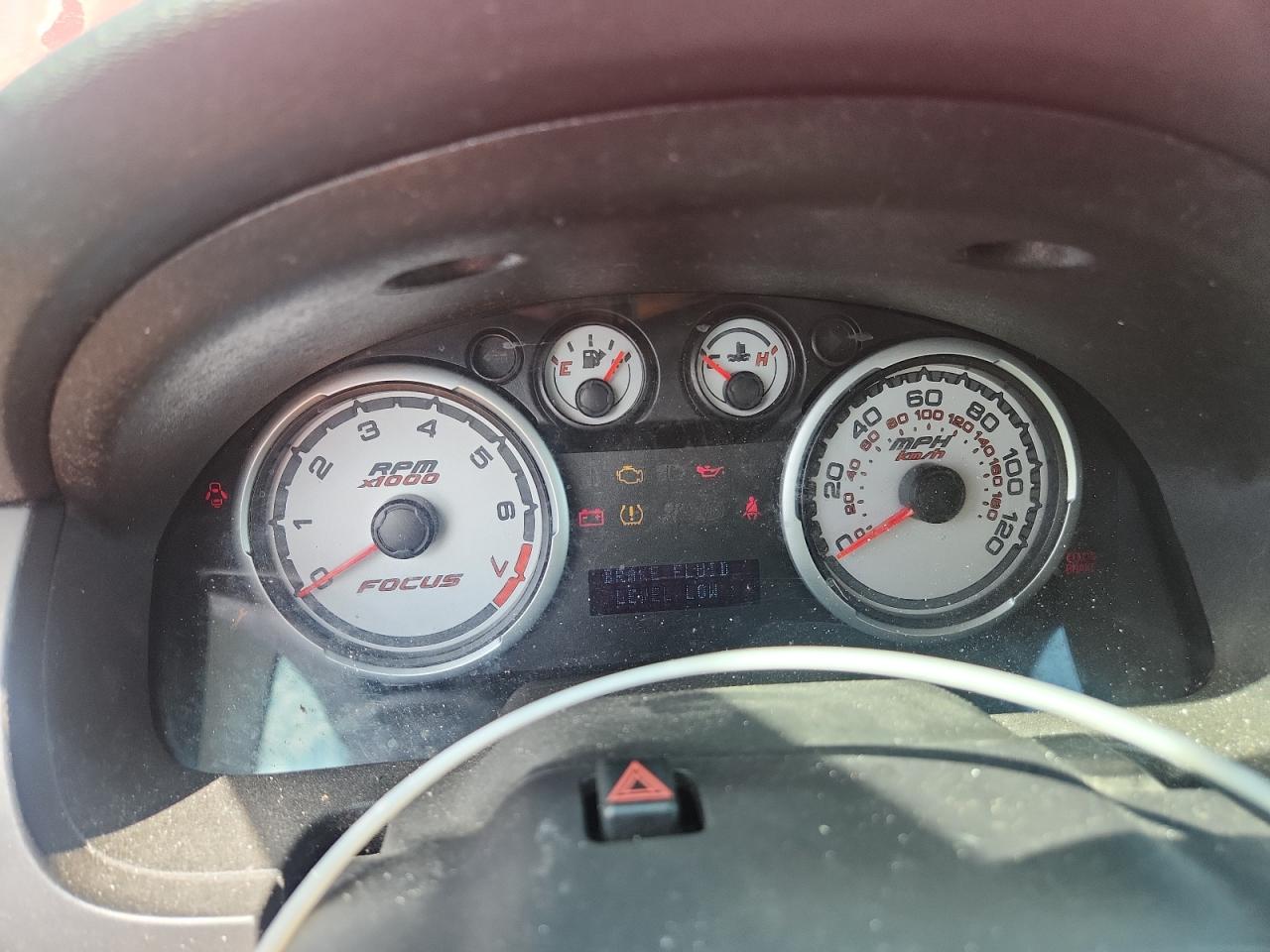2008 Ford Focus Se Red vin: 1FAHP35NX8W245259