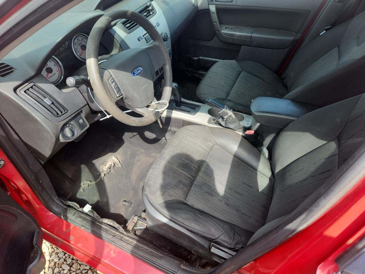 2008 Ford Focus Se Red vin: 1FAHP35NX8W245259