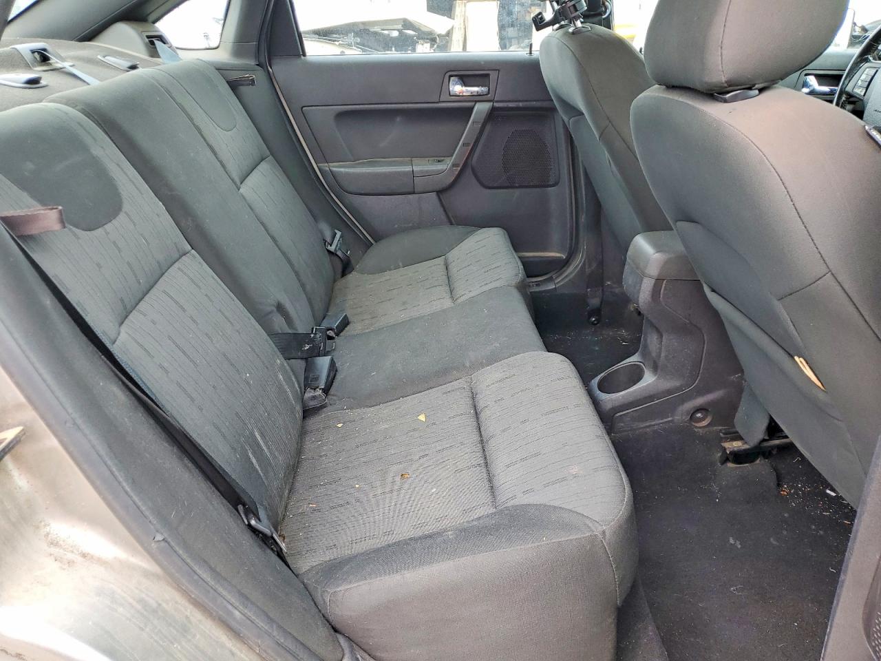 2008 Ford Focus Tan vin: 1FAHP35NX8W261476