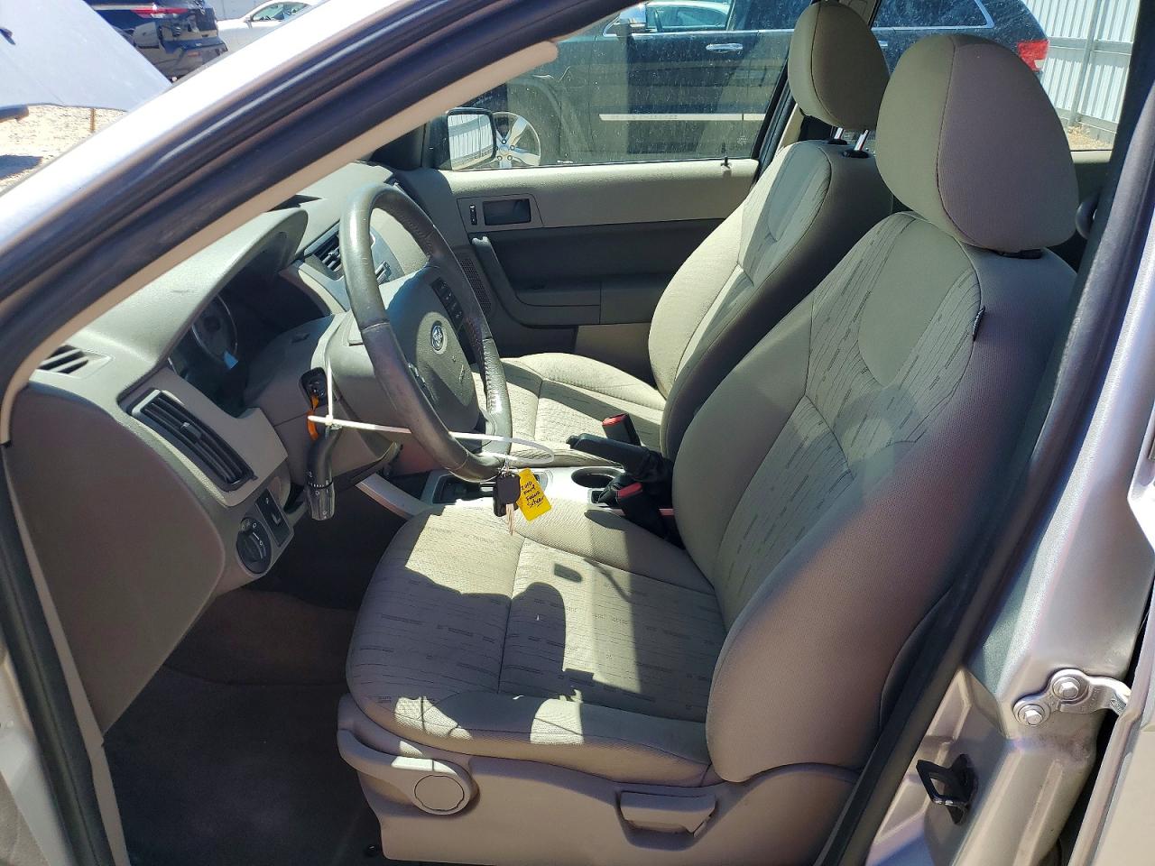 2009 Ford Focus Se Серебряный vin: 1FAHP35NX9W131571