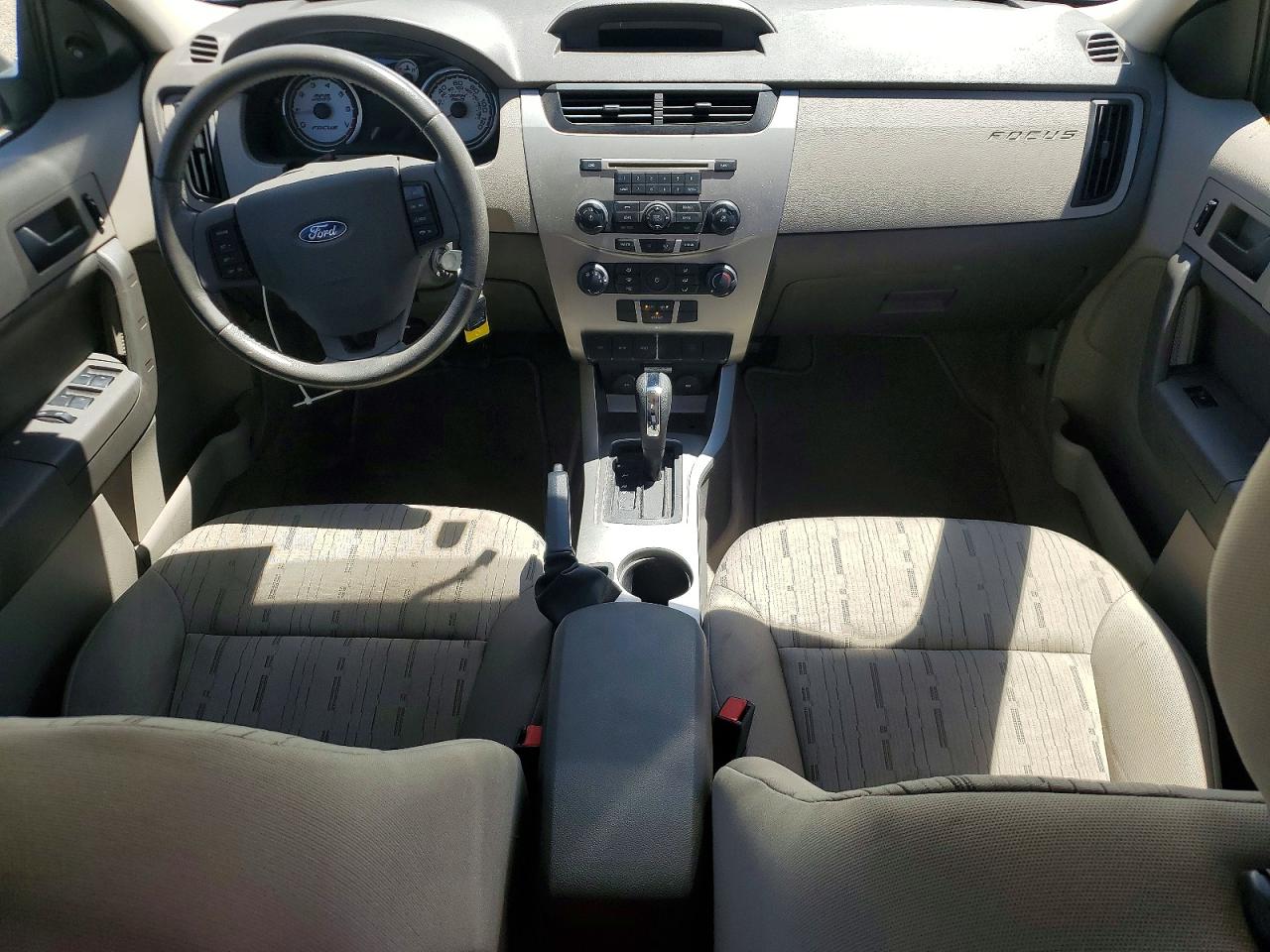 2009 Ford Focus Se Серебряный vin: 1FAHP35NX9W131571
